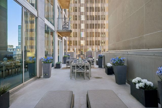 415 Church St Apt 1003, Nashville, TN 37219