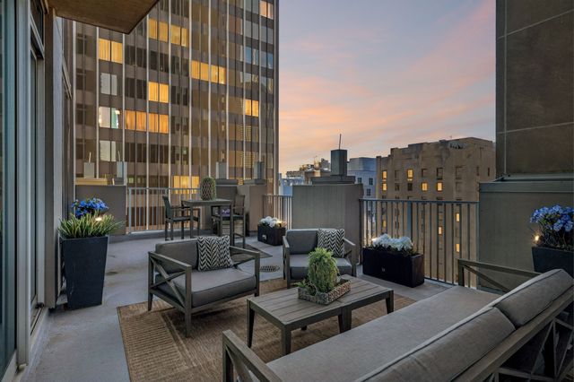 415 Church St Apt 1003, Nashville, TN 37219
