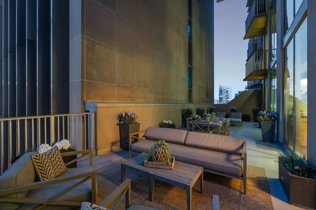 415 Church St Apt 1003, Nashville, TN 37219