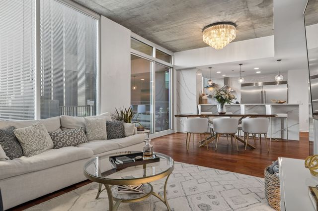 415 Church St Apt 1003, Nashville, TN 37219