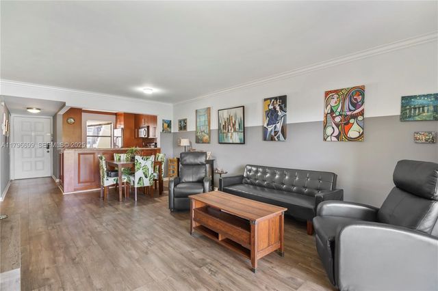 22053 Palms Way 106, Boca Raton, FL 33433