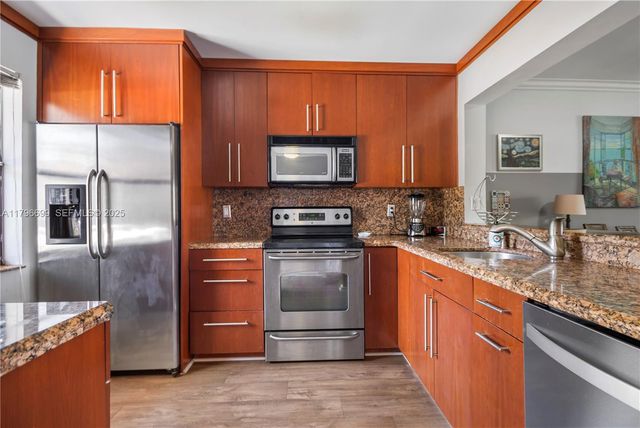 22053 Palms Way 106, Boca Raton, FL 33433