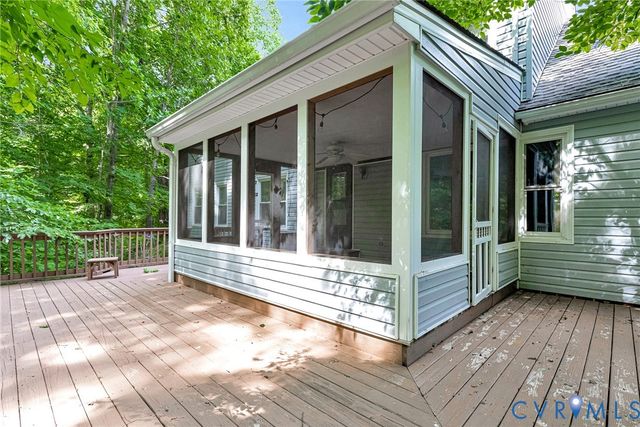 11048 Sugarloaf Dr, Mechanicsville, VA 23116