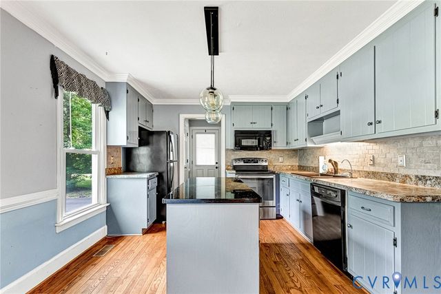 11048 Sugarloaf Dr, Mechanicsville, VA 23116