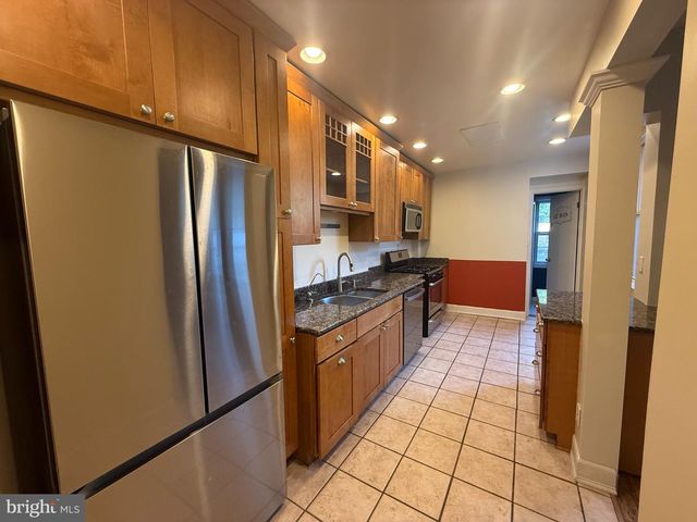4017 ILLINOIS AVE NW, Washington, DC 20011