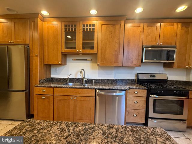 4017 ILLINOIS AVE NW, Washington, DC 20011
