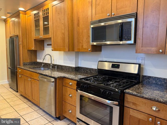4017 ILLINOIS AVE NW, Washington, DC 20011