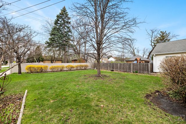 400 W Milburn Avenue, Mount Prospect, IL 60056