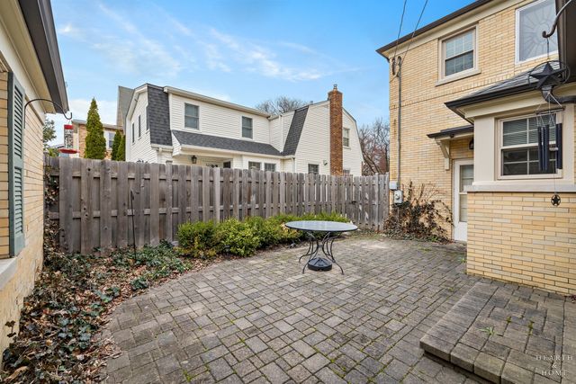 400 W Milburn Avenue, Mount Prospect, IL 60056