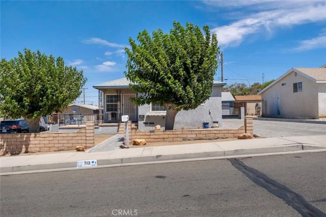 713 Mount Vernon, Barstow, CA 92311