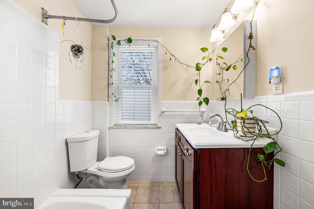 102 RAMBLER RD, Glenolden, PA 19036