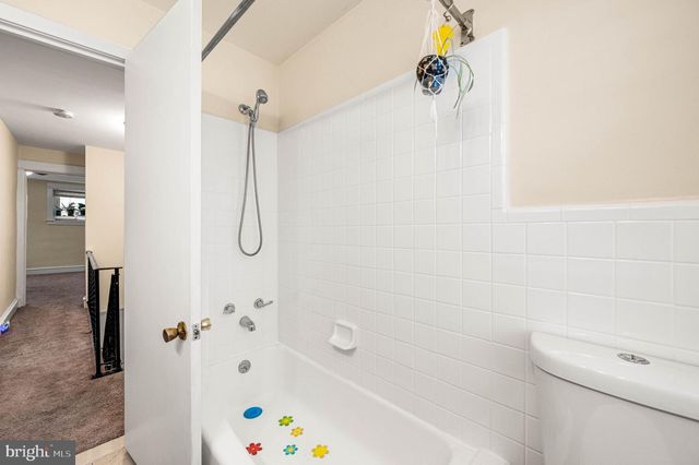 102 RAMBLER RD, Glenolden, PA 19036