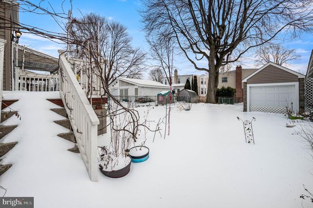 102 RAMBLER RD, Glenolden, PA 19036