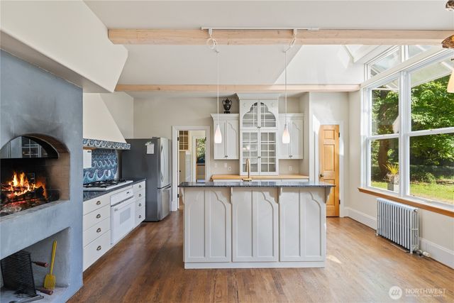 5513 Homestead Lane, Anacortes, WA 98221