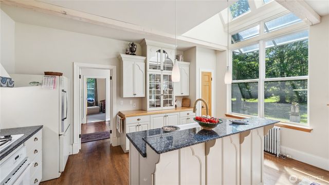 5513 Homestead Lane, Anacortes, WA 98221