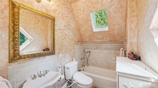 5513 Homestead Lane, Anacortes, WA 98221