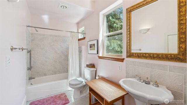 5513 Homestead Lane, Anacortes, WA 98221