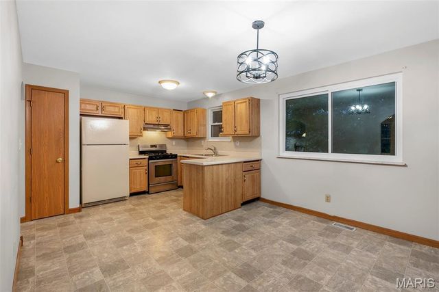 4618 Towne Hall Drive, Arnold, MO 63010