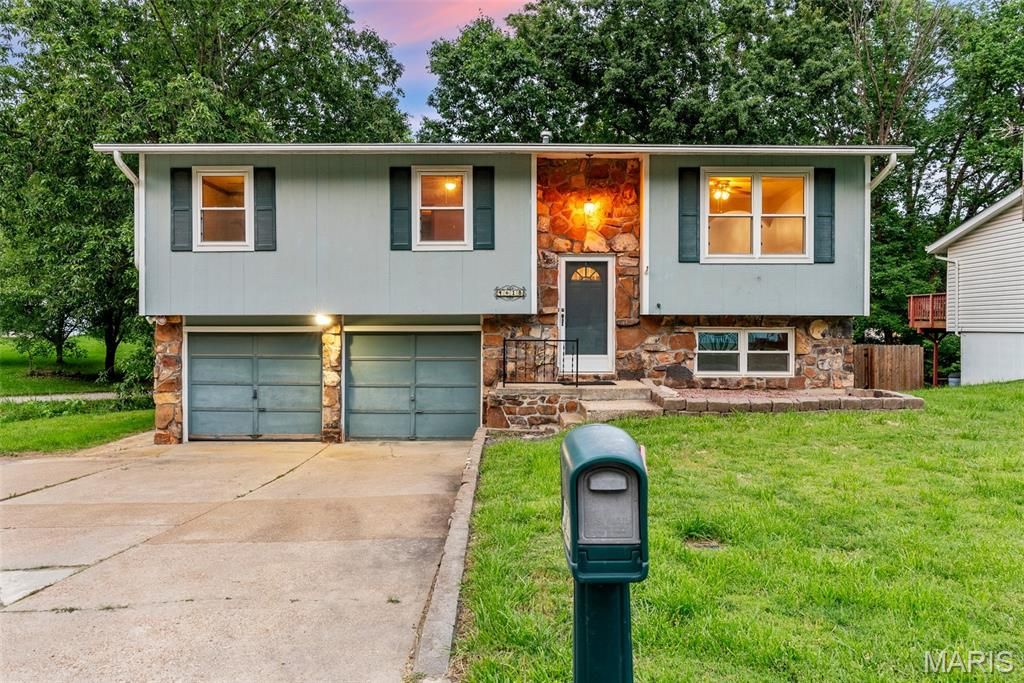 4618 Towne Hall Drive, Arnold, MO 63010
