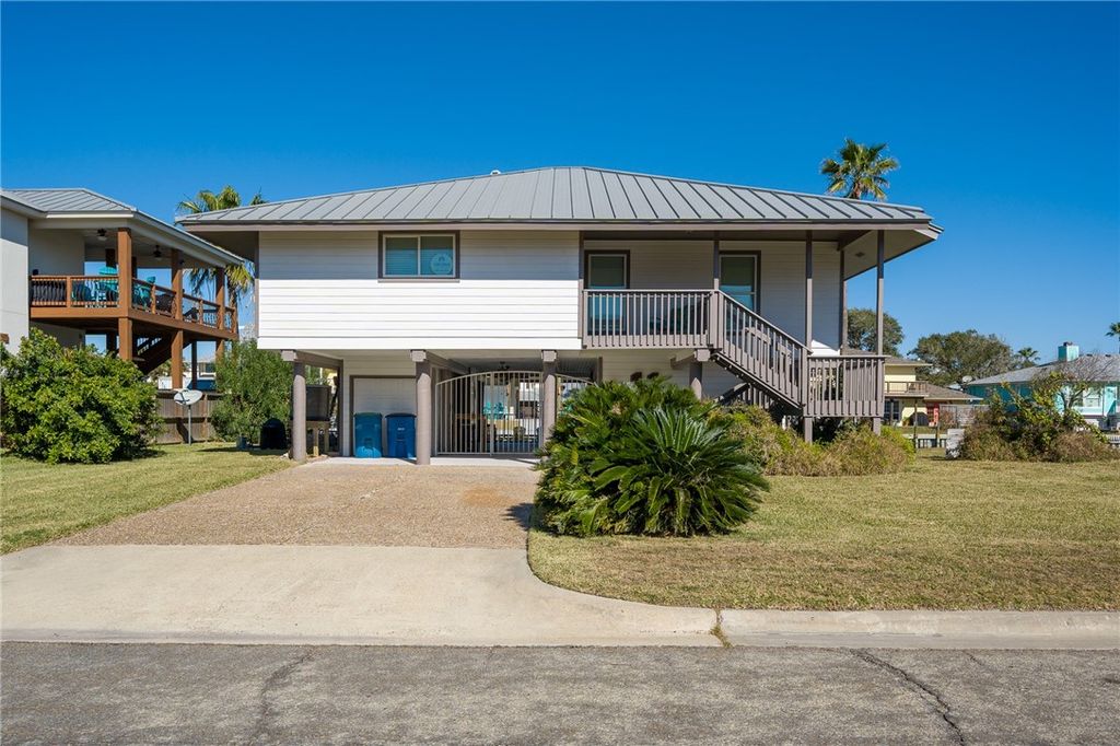 11 Luau Lane, Rockport, TX 78382 — exterior