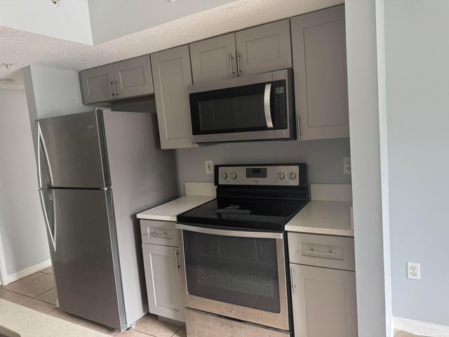 1670 N 42nd Circle 105, Vero Beach, FL 32967