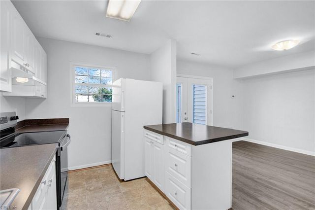 2403 London Company WAY, Williamsburg, VA 23185