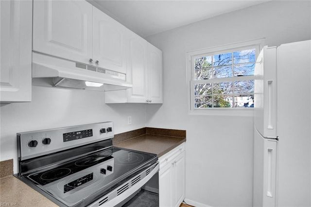 2403 London Company WAY, Williamsburg, VA 23185