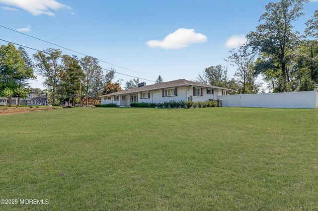 8 Lake Drive, Freehold, NJ 07728