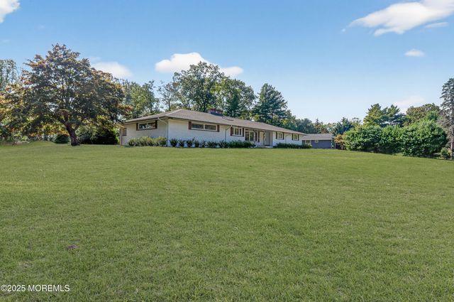 8 Lake Drive, Freehold, NJ 07728