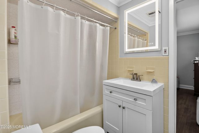 8 Lake Drive, Freehold, NJ 07728