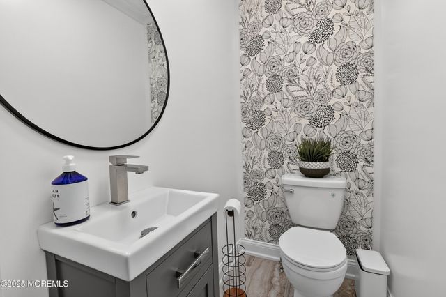 8 Lake Drive, Freehold, NJ 07728