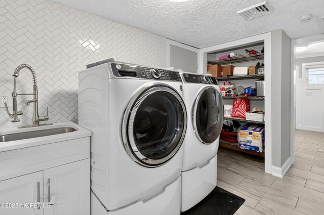 8 Lake Drive, Freehold, NJ 07728