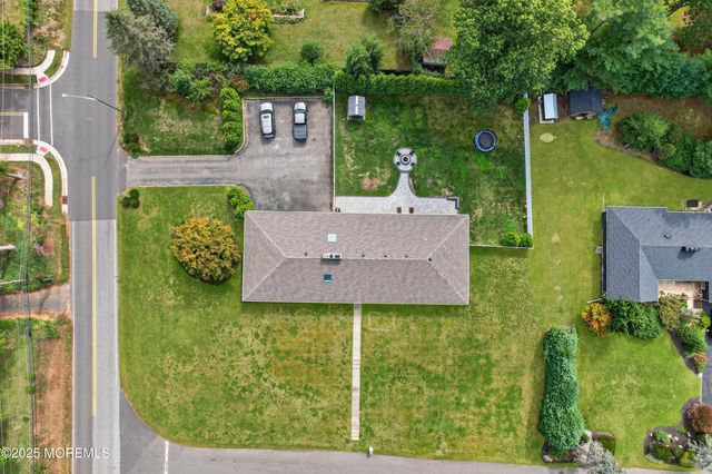 8 Lake Drive, Freehold, NJ 07728