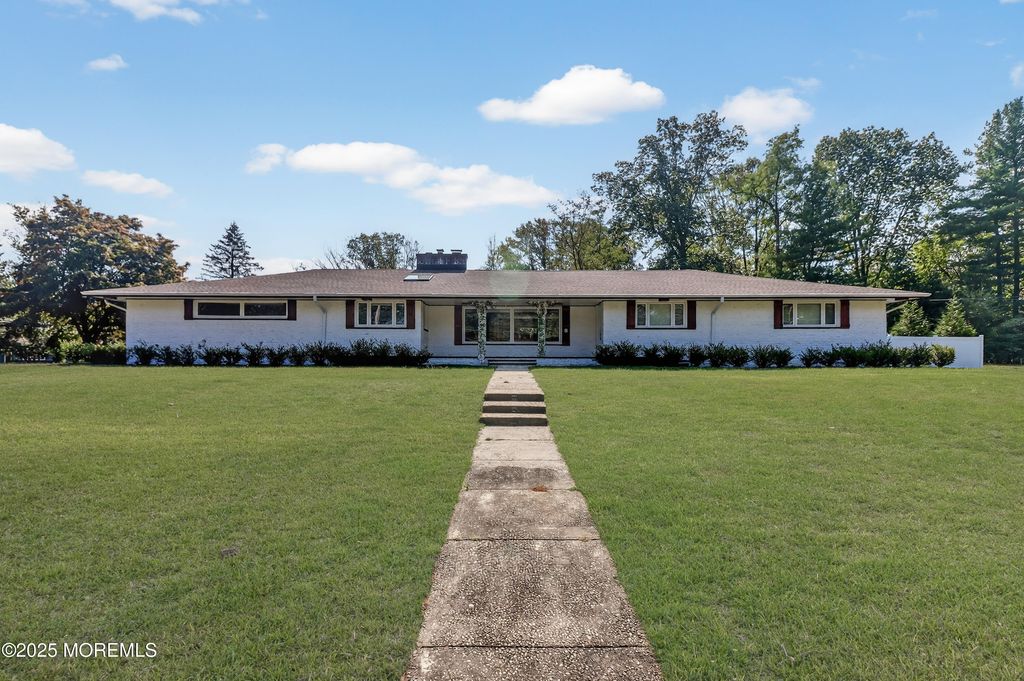 8 Lake Drive, Freehold, NJ 07728