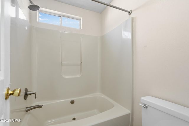 7242 Grimms Landing, Navarre, FL 32566