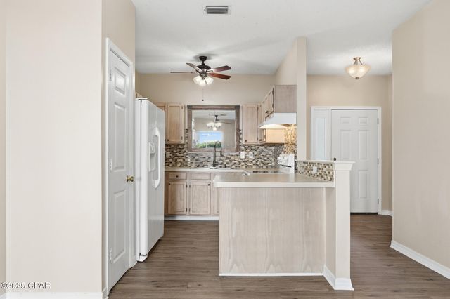 7242 Grimms Landing, Navarre, FL 32566