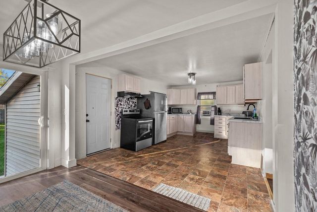 333 W 11TH AVENUE, Oshkosh, WI 54902