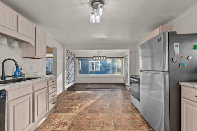333 W 11TH AVENUE, Oshkosh, WI 54902