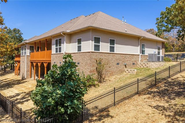 8535 Crestline Drive, Hackett, AR 72937