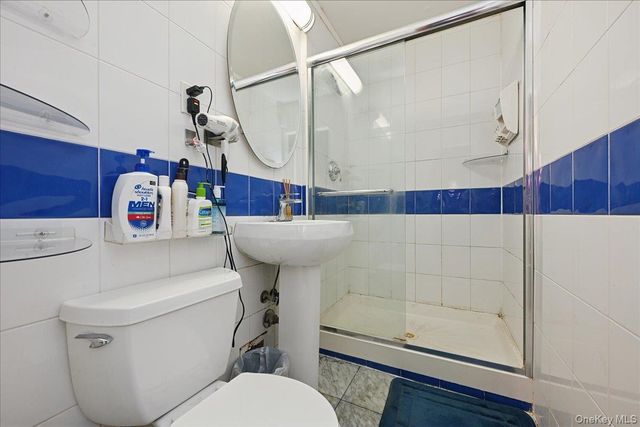 6239 Douglaston Parkway 19, Douglaston, NY 11362