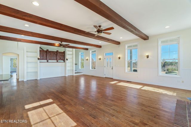 321 Peach Orchard Rd, Clinton, TN 37716