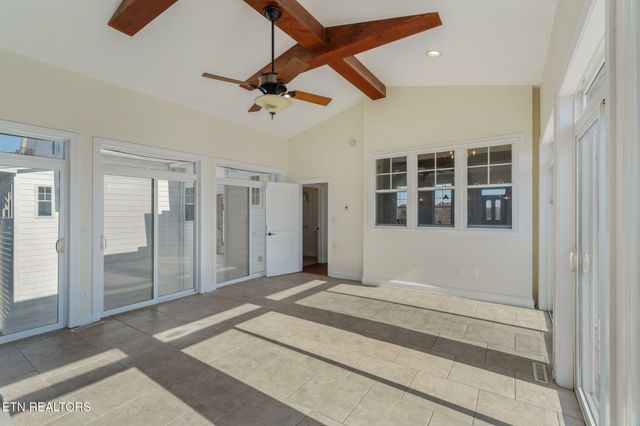 321 Peach Orchard Rd, Clinton, TN 37716