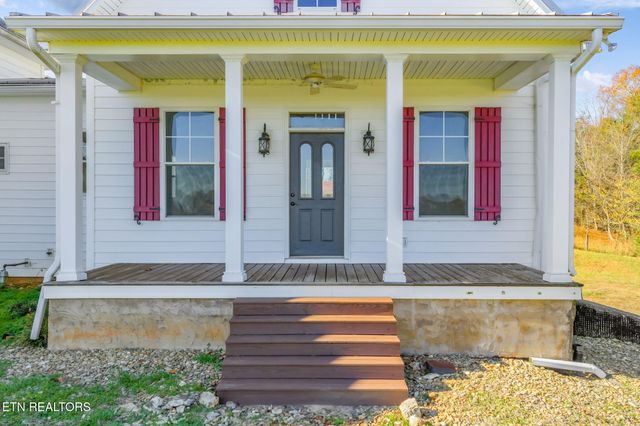 321 Peach Orchard Rd, Clinton, TN 37716