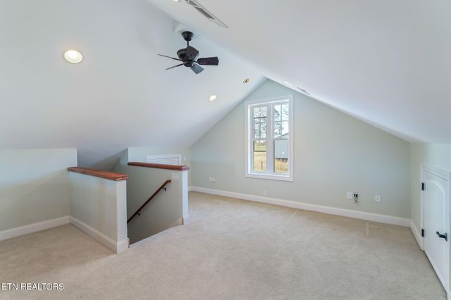 321 Peach Orchard Rd, Clinton, TN 37716