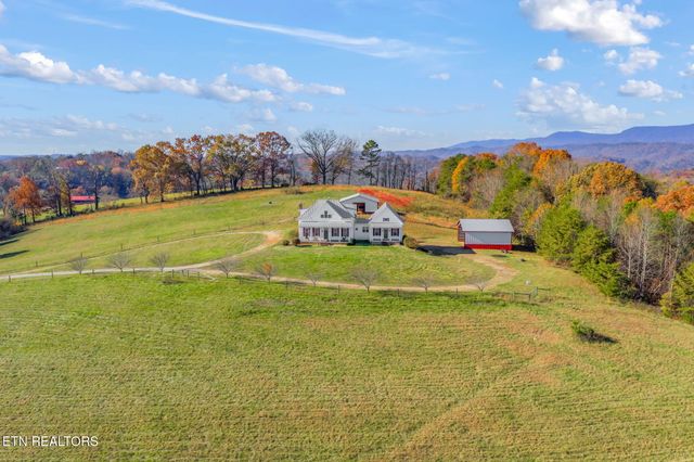 321 Peach Orchard Rd, Clinton, TN 37716