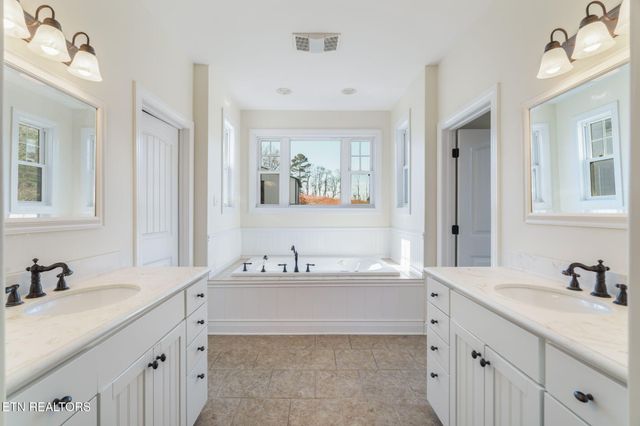 321 Peach Orchard Rd, Clinton, TN 37716