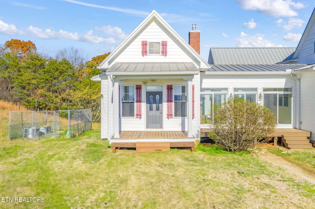 321 Peach Orchard Rd, Clinton, TN 37716