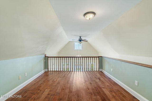 321 Peach Orchard Rd, Clinton, TN 37716