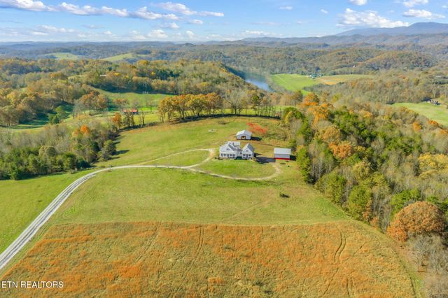 321 Peach Orchard Rd, Clinton, TN 37716