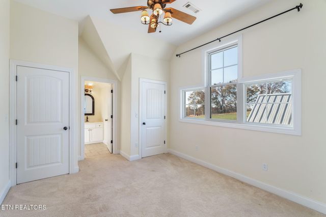 321 Peach Orchard Rd, Clinton, TN 37716